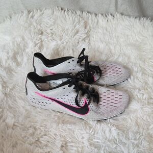 Nike Women's Athletic Shoes - White and Pink